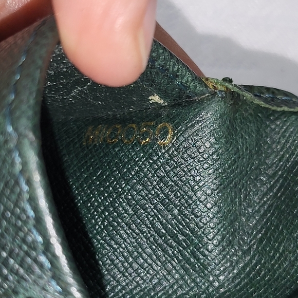 Louis Vuitton MI0050 Taiga Organizer de PocheCard Case Holder - Picture 8 of 8